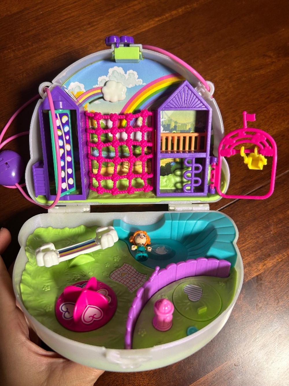 Polly Pocket Rainbow Dream Wearable Purse Compact Playset – Includes 1 Micro Dol
